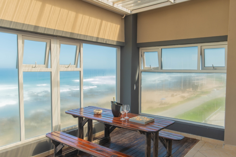 6 Bedroom Property for Sale in Beachview Eastern Cape